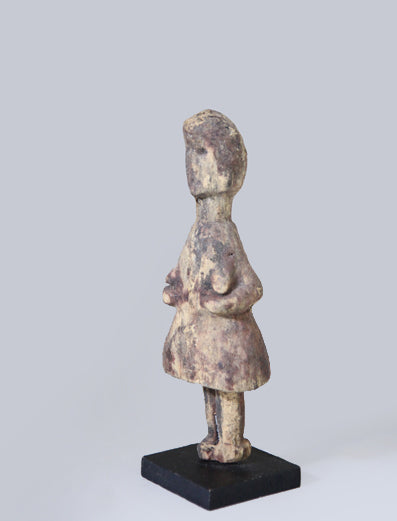 アダン族　双子を抱いた古い女性像　f_037