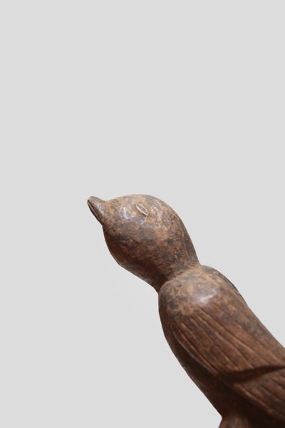 ロビ族 トコトコ歩きだしそうな鳥像　f_072