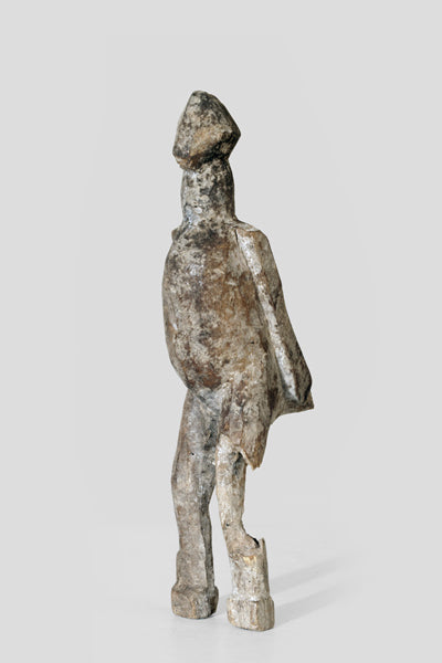 ロビ族 怪獣のような姿の朽ちた鳥像　f_073