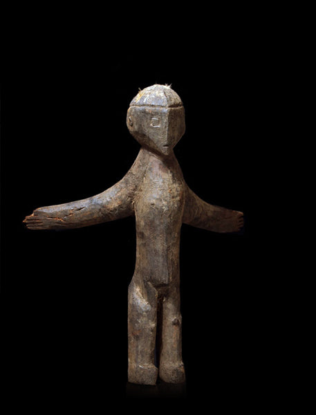 ロビ族 手を大きく広げた彫像　f_075