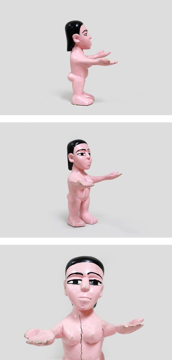 エウェ族　手のひらを上にするマミワタ像　f_117