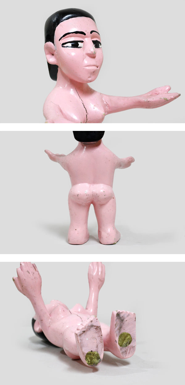 エウェ族　手のひらを上にするマミワタ像　f_117