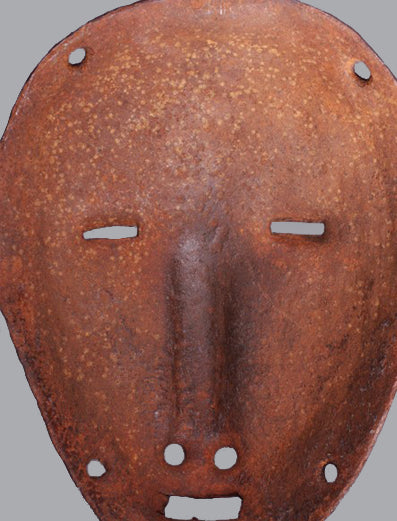 ドゴン族　小人が頭に乗っかった鉄のマスク　m_052