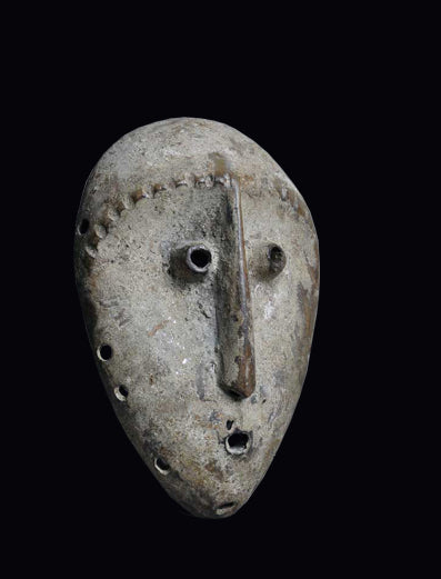 レガ族　幽霊のような顔色をした秘密結社の小さいマスク m_090