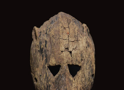 ドゴン族　抽象的にとがったフォルムの動物マスク　m_095