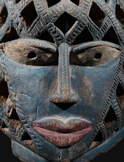 ヨルバ族　青い顔の編み込まれたGeledeマスク　m_096