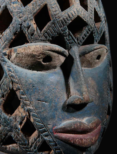 ヨルバ族　青い顔の編み込まれたGeledeマスク　m_096