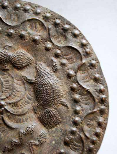 ヨルバ族　酋長が使う装飾のあるうちわ　o_035