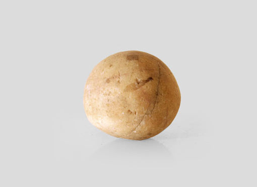 ニジェールに近い砂漠で見つかった丸石3つ　o_082