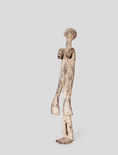 部族不明　奇妙なスタイルの鉄像　o_115