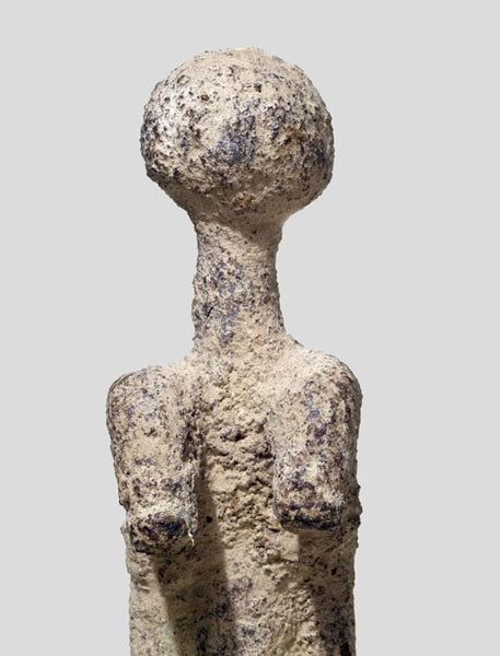 部族不明　奇妙なスタイルの鉄像　o_115