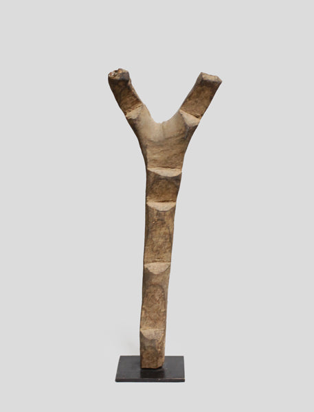 ドゴン族　白っぽい木肌のミニハシゴ　o_117