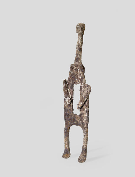 ダガリ族　お腹に穴の鉄像01　o_118