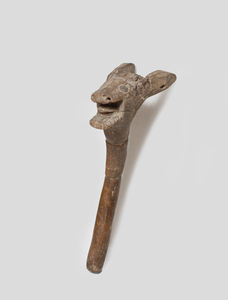 ロビ族　動物が舌を出している古道具　o_123