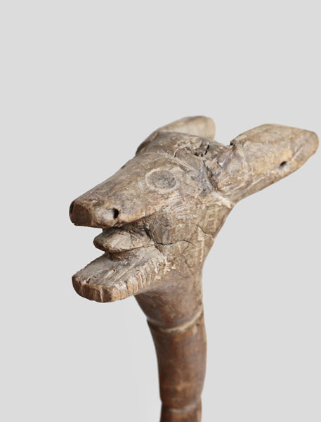 ロビ族　動物が舌を出している古道具　o_123