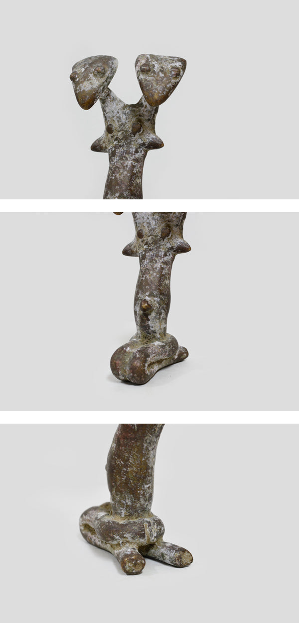 クランゴ族　異形の座像　o_183